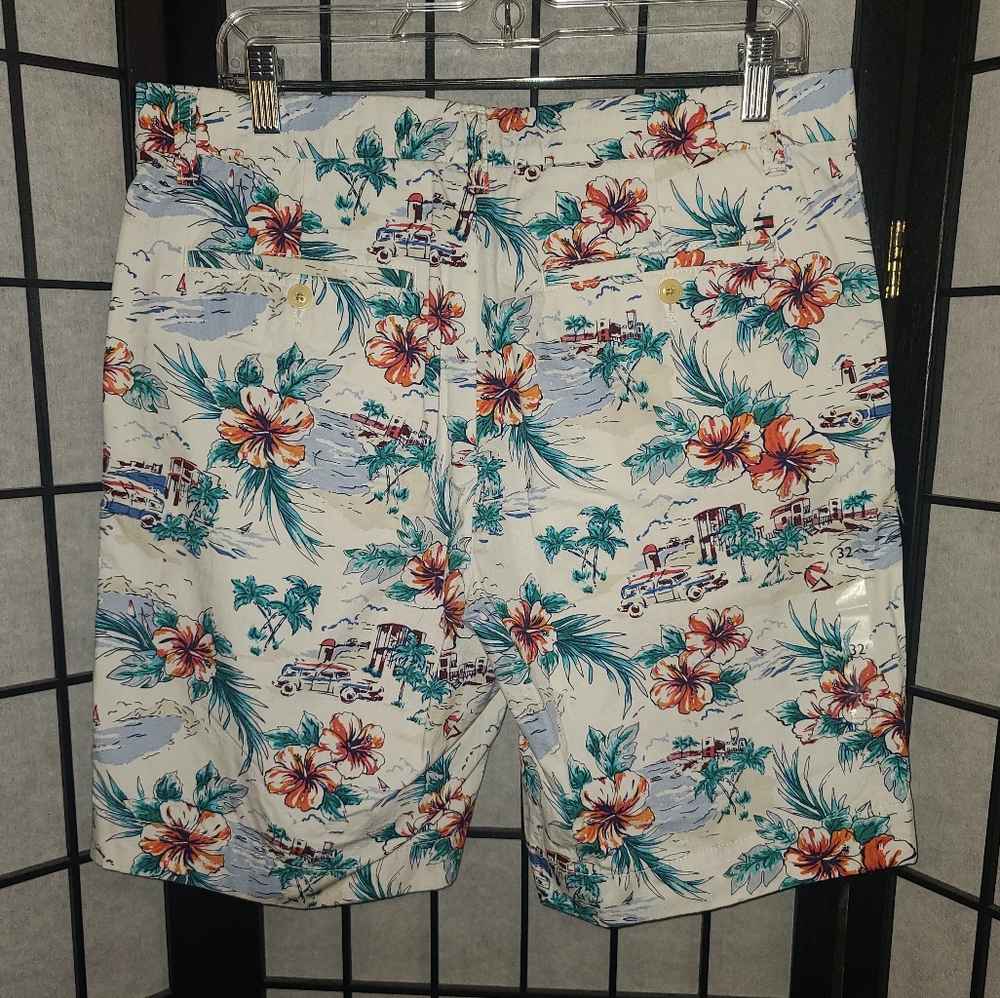 LAST CHANCETommy Hilfiger Shorts - Picture 6 of 7